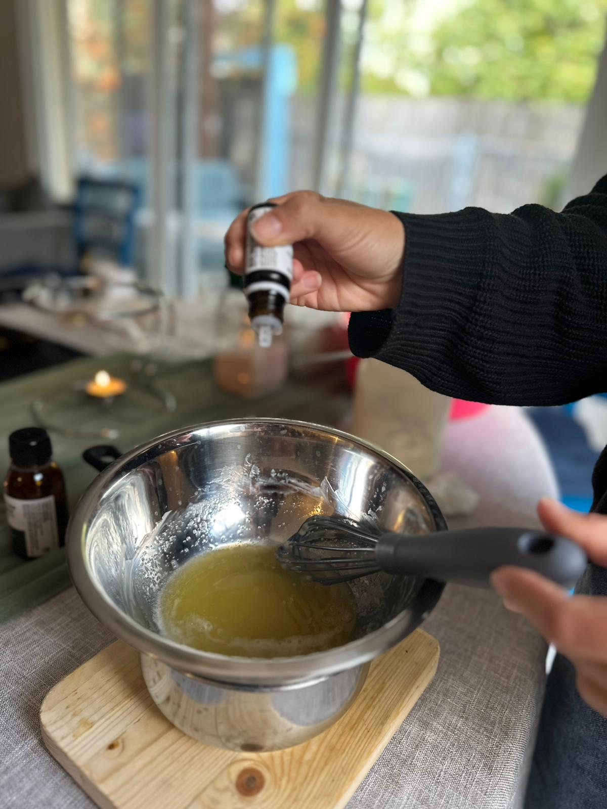 הוספת שמנים לתערובת